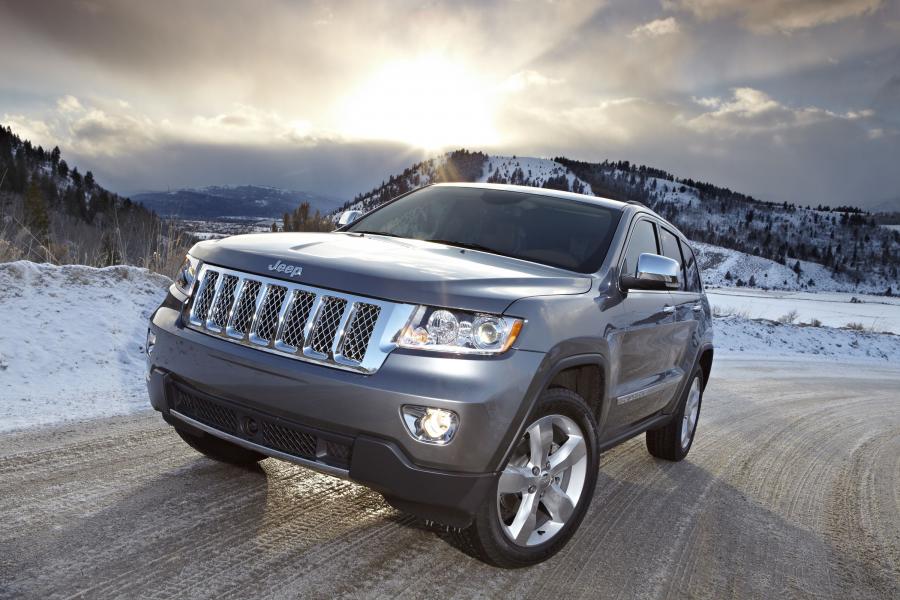  Jeep Grand Cherokee Overland Summit 2011 года  (фото 13 из 17)